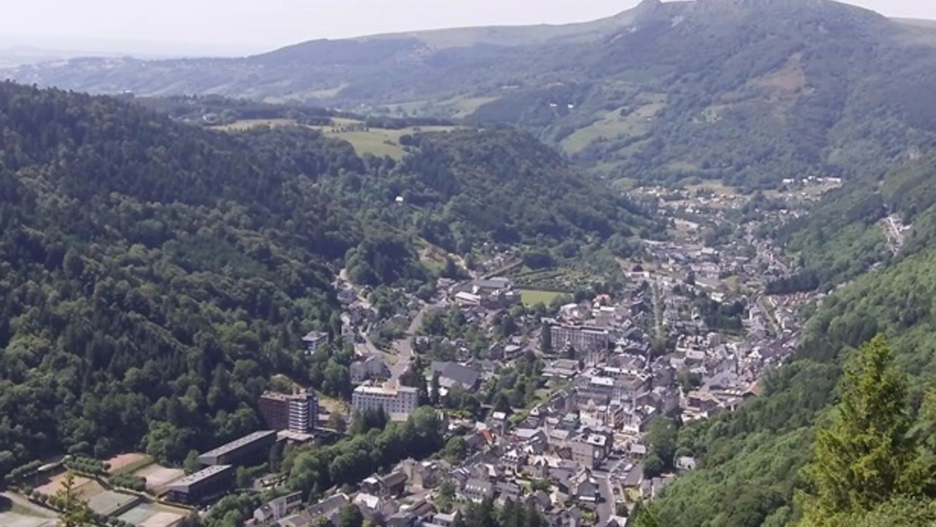 Mont-Dore, F3 Confortable Avec Terrasse, Parking, Proche Centre - Fr-1-415-98 0*, 르몽도레